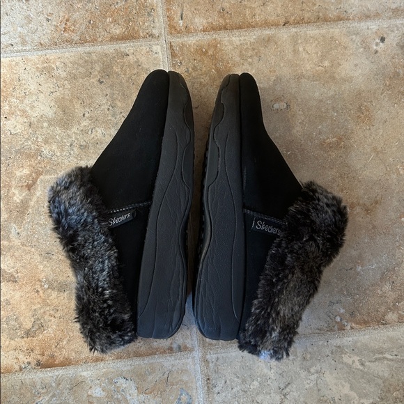 Skechers Tone Ups Slip-On Clogs - Picture 2 of 9